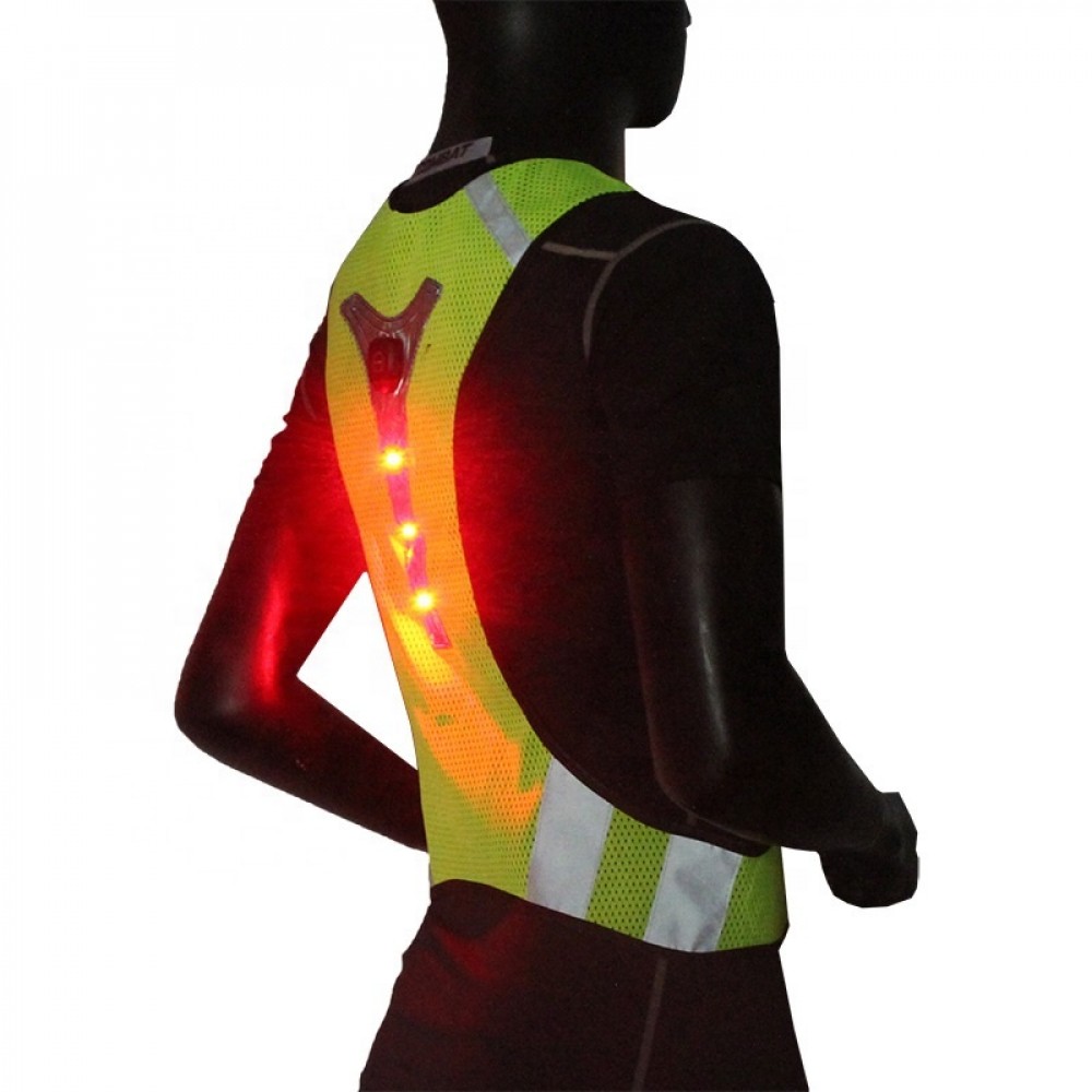 LuTuo LED Reflective Vest Running Gear, 360° High Visibility Running Vest  with Adjustable Waist/Shoulder, USB-C Rechargeable Running Lights for  Runners Night Jogging Running Dog Walking Cycling : : Sports &  Outdoors